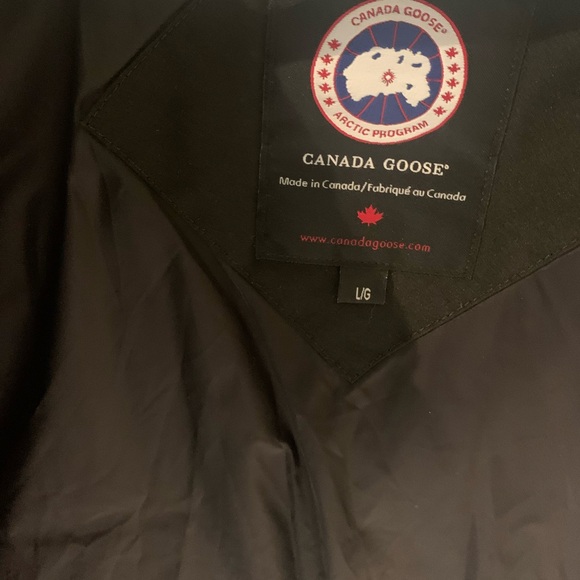 CANADA GOOSE VEST SIZE L MENS - Picture 3 of 5